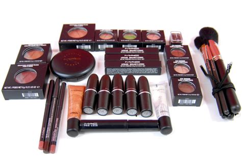 Check spelling or type a new query. Charitybuzz: Enjoy This Large Cosmetic Gift Box from Mac ...