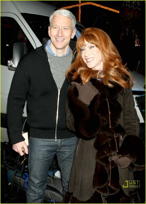 Anderson Cooper Kissing Kathy Griffin Photo 2507613 Anderson