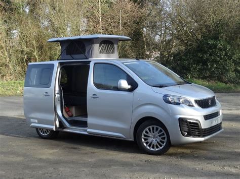 Bien que ce soit un chantier technique, l'électricité dans un fourgon aménagé n'est pas. Iroise Fourgons Aménagés: un Peugeot Expert super-court ...