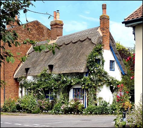 Lovely Thatched Cottage In Walpole Suffolk It Looks Quite Idyllic