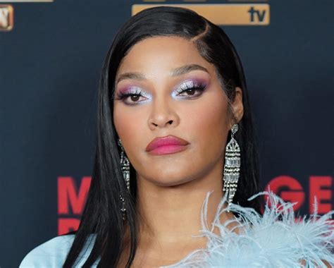 people drag joseline hernandez for yelling at ‘joseline s cabaret contestant for coughing while