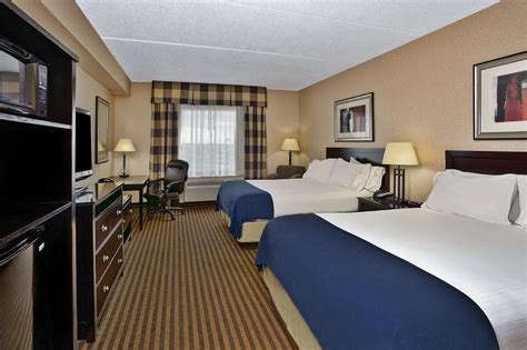 Holiday Inn Express And Suites Newmarket ⋆⋆ Canada Season Deals