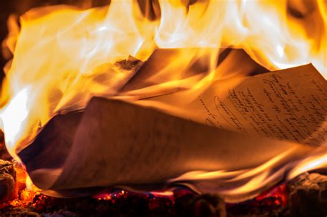 Let it burn es una canción de usher. 4 Ways to Dump Your Baggage from the Past - Olive Lantern