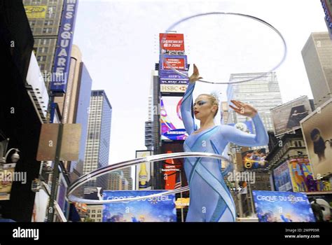 Cirque Du Soleil Hosts A Sneak Peek Of The Smash Hit Winter Show Wintuk In Nyc S Times Square