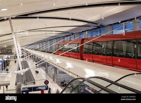 Airtrain In The Mcnamara Terminal At Detroit Airport Stock Photo Alamy