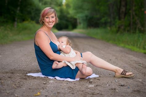 Professional Breastfeeding Photographer By Brown Eyed Photography
