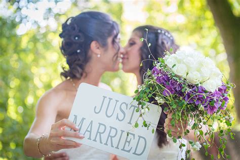 90 Beautiful Same Sex Wedding Photos Show That Love Knows No Boundaries