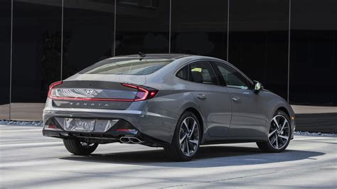 The 2020 hyundai sonata is a strong exception to the rule that sedans are dying. hyundai had one more version on hand: The US-spec 2020 Hyundai Sonata offers a few visual tweaks ...