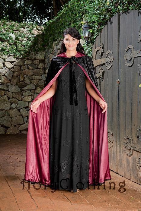 Lilith Renaissance Velvet And Satin Medieval Hooded Cloak Cape 2x 2x