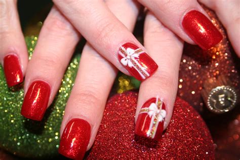 16 Gorgeous And Easy Nail Art Ideas For Christmas Christmas