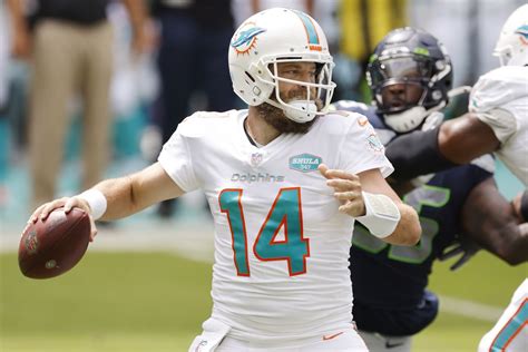 Dolphins Starting Qb Team Announces Ryan Fitzpatrick To Start In Week