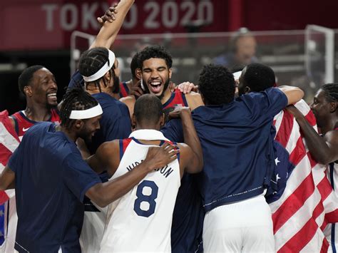 One Two Three Four Us Mens Basketball Wins Fourth Straight