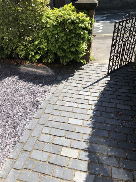 Edgings Tumbled Paving Setts In Charcoal105x140 Borders Paths