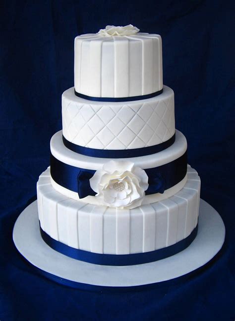 Navy & White Wedding Cake — Round Wedding Cakes | Navy blue wedding cakes, Wedding cake navy ...