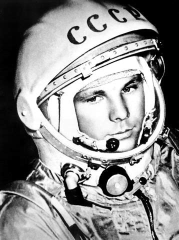 Gagarin was 1.57 metres tall. Yuri Alexejewitsch Gagarin