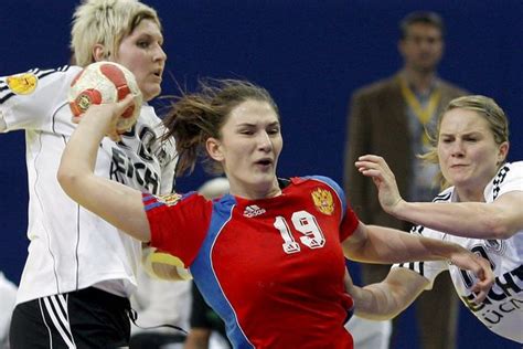Handball La Pivot Internationale Russe Ekaterina Vetkova Signe à Toulon