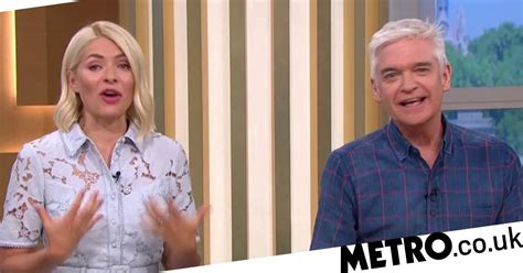 Holly Willoughby And Phillip Schofield Stunned By Nsfw Teleprompter Metro News