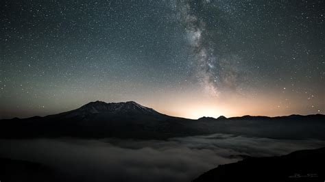 3840x2160 The Milky Way Rises Over The Horizon Near Mt St Helens In