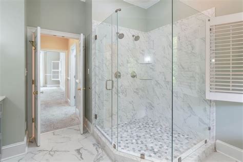 How Do Hotels Keep Glass Shower Doors Clean Pro Tips Homeaglow