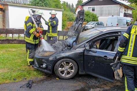 Brennendes Auto Sorgt Für Feuerwehr Einsatz Oberhessen Live