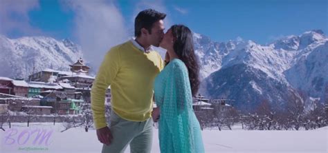 pulkit samrat and yami gautam kiss scene in sanam re movie photo bom digital media entertainment