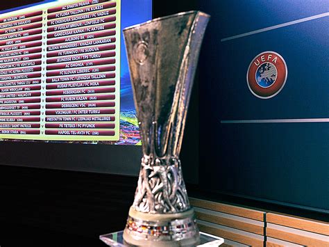 Todo Sobre El Trofeo De La Europa League Cómo Se Hizo Cuántos Años