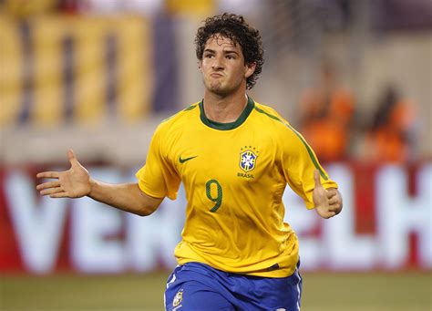 Alexandre pato news, gossip, photos of alexandre pato, biography, alexandre pato girlfriend list help us build our profile of alexandre pato! Alexandre Pato Wallpapers Backgrounds