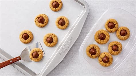 Let rest on the pan for 2 to 3 minutes, then transfer to a cooling rack. Christmas Cookies That Freeze Well Recipe - 100 Best Christmas Cookies For 2020 Food Network ...