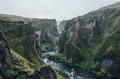 Fjaðrárgljúfur A Canyon In South East Iceland Hd Wallpaper