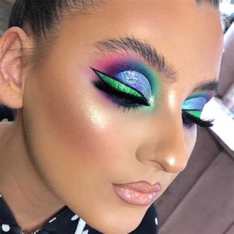 Cool Day Creepy Colorful And Stunning Abstract Makeup Ideas That Were Certain Youll Be