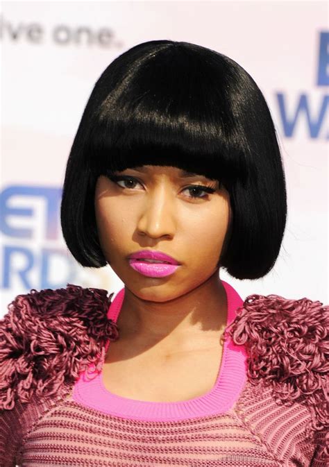 She has many times colored her hair to different shades starting from green, pink, and red. Nicki Minaj | Bob hairstyles, American hairstyles, Short ...