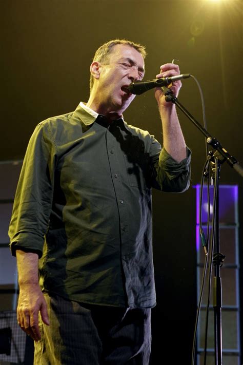 Hubert von goisern hat nie das gemacht, was von ihm erwartet wurde, und war damit konsequent erfolgreich. Hubert von Goisern - Hubert von Goisern. (14/19) - Der ...