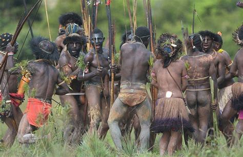Mengenal Lebih Suku Korowai Di Papua Info Budaya Indonesia