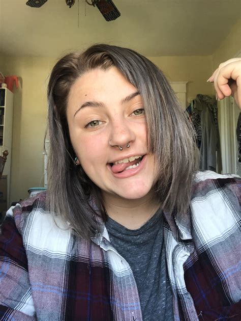 another lesbian new to reddit hello lesbianactually