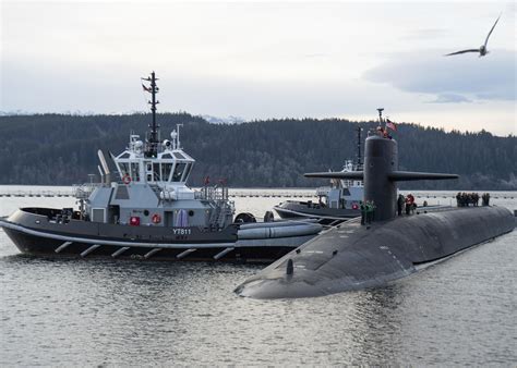 Ohio Class Ballistic Missile Submarine Uss Maine Ssbn 741 Transits
