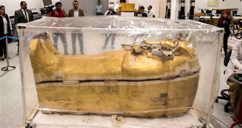 King Tuts Coffin Removed From His Tomb For The First Time Ever
