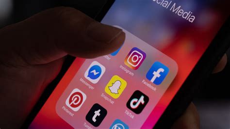 Social Media Stocks Plunge Fuelled By Snap Daily Investor