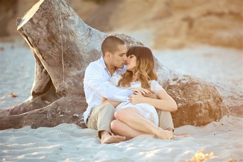 Lovers Embrace Beach Romantic Couple Love Hd Wallpaper Peakpx