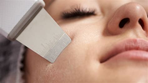 Skin Spatula” Device Going Viral For Blackhead Treatment Allure