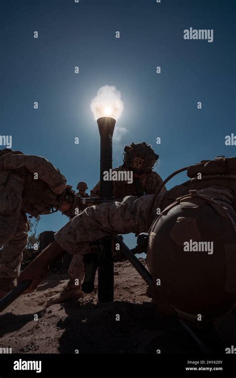 M252 81mm Mortar System Hi Res Stock Photography And Images Alamy
