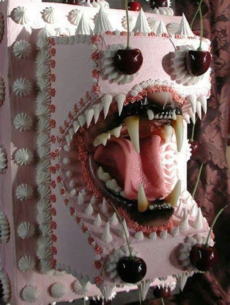 Pin By Miguel Graña On Terror And Fantasy House Scary Cakes Crazy