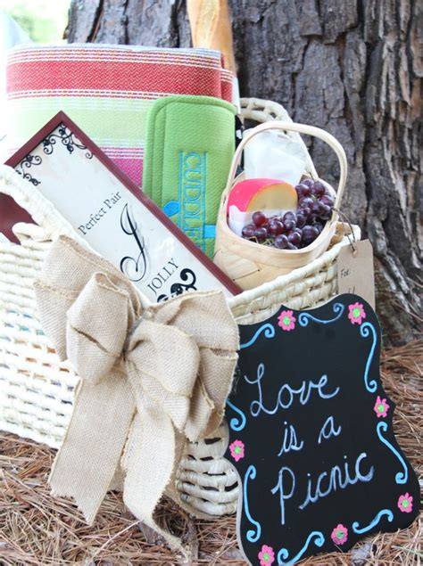 Newlywed Picnic T Basket And Free Printable Personal Creations