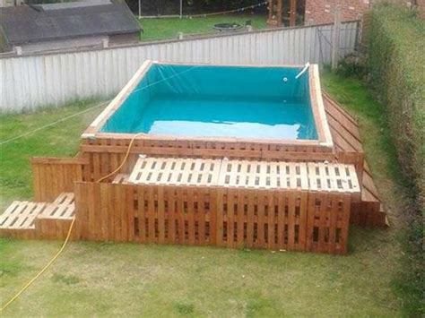 Once the swimming pool platform base has been erected, arrange the pallet wood on the deck until you have the design you will to create. Build a Swimming Pool Out Of 40 Pallets | Diy swimming ...