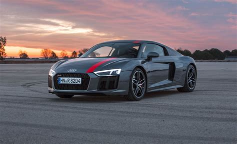 Audi R8 Reviews Audi R8 Price Photos And Specs Car And Driver
