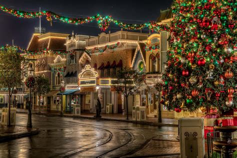 Download Disneyland High Resolution Christmas Desktop Wallpaper