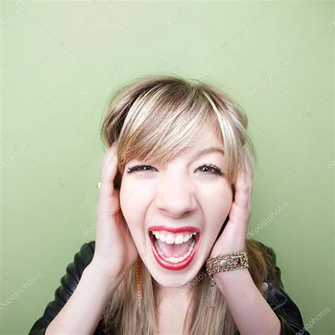 Woman Screams With Ears Covered — Stock Photo © Creatista 40889735