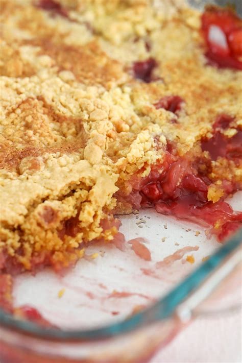Cherry Pineapple Dump Cake Just 4 Simple Ingredients All Things Mamma