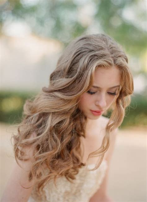 fall bridal looks captured by elizabeth messina weddingchicks curls for long hair curly