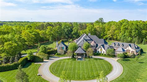 A Gentlemans Farm On 38 Acres In South Carolina