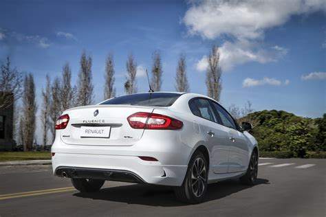 2016 Renault Fluence Gt Line Launched In Brazil With 2 Liter Engine